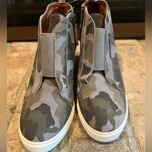 L.Paolo Camo Bootie